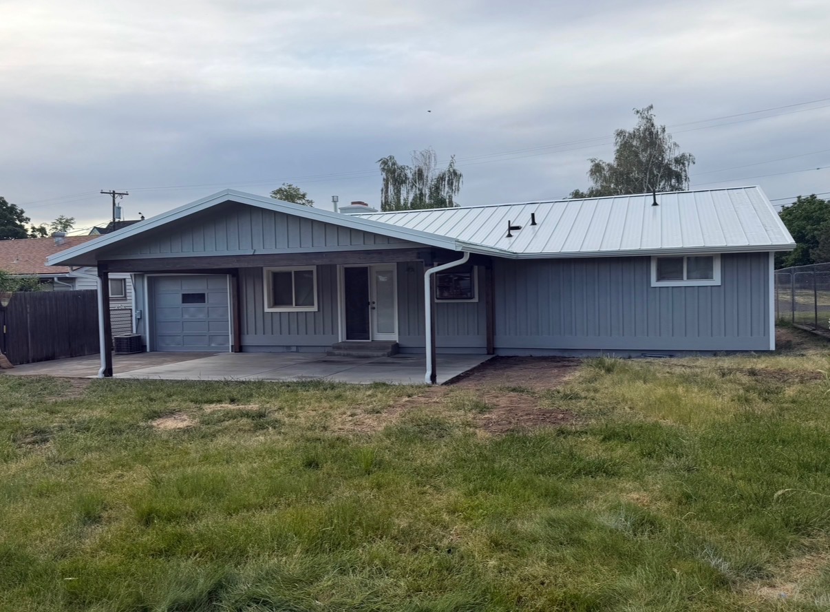 After: brand new architectural shingle roof installed by Pina's Roofing